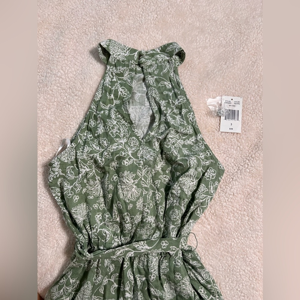 B. Smart green Floral Halter Dress - Picture 5 of 7